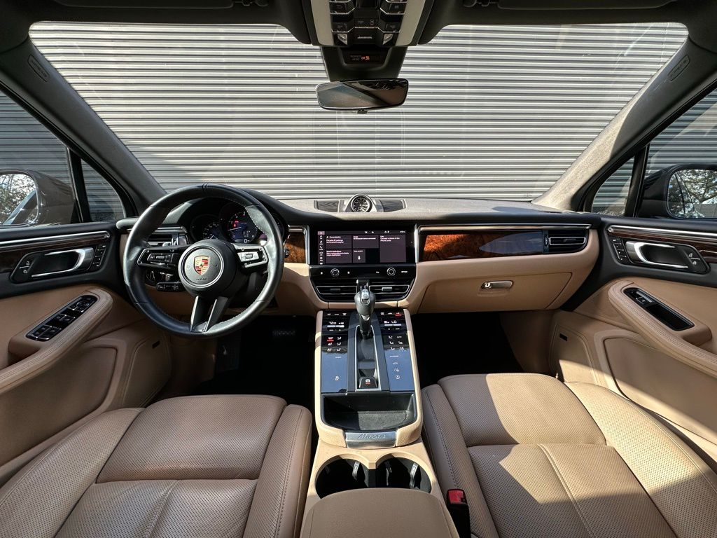 Thumbnail: 2024 Porsche Macan - 6