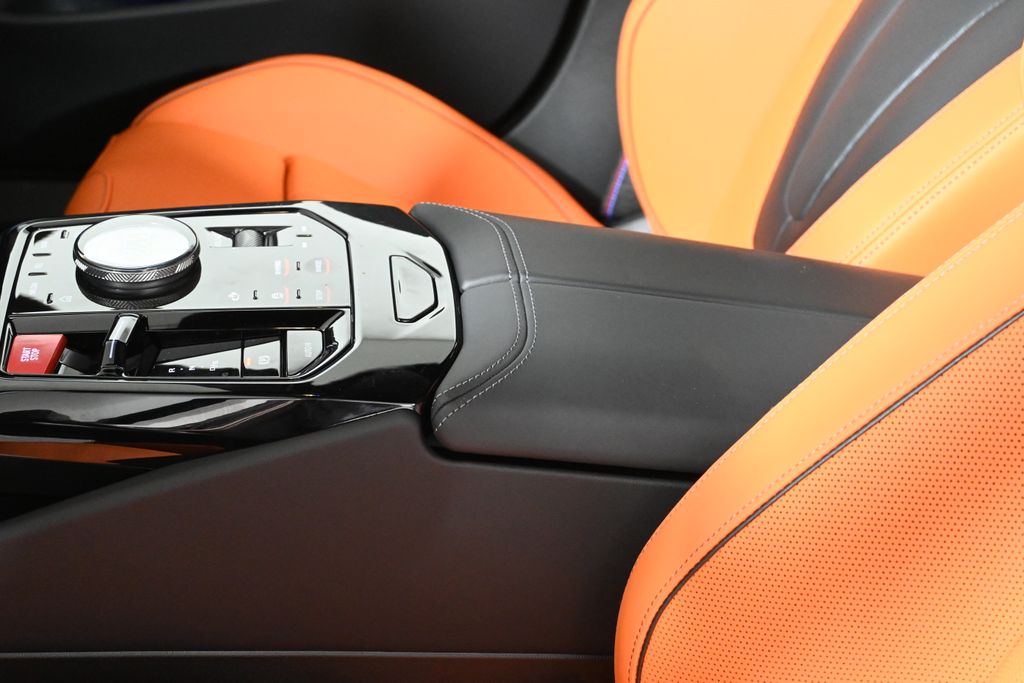 Thumbnail: 2026 BMW M5 - 26