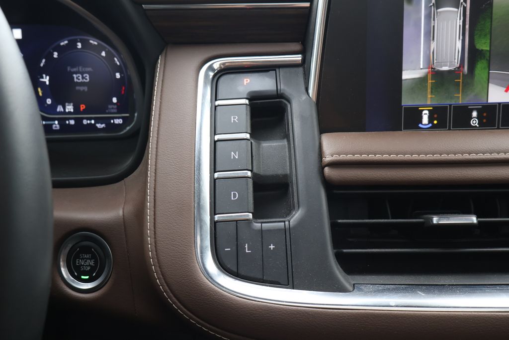 2023 Chevrolet Suburban High Country 26