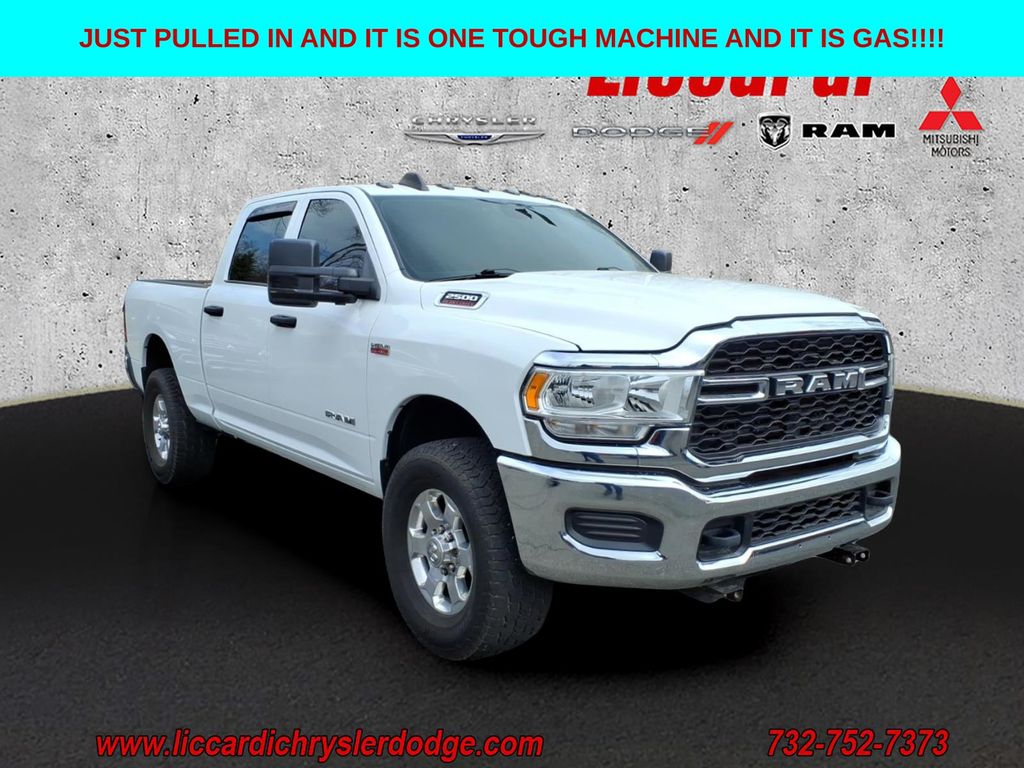 Bright White Clearcoat 2022 RAM 2500 Tradesman Crew Cab 4WD Pickup Truck Four-Wheel Drive 8-Speed Automatic