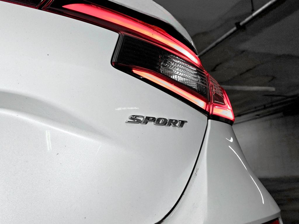 2022 Honda Civic Hatchback Sport photo 9