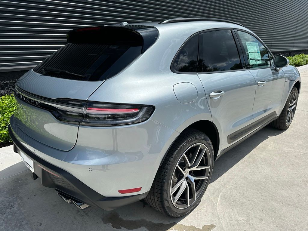 2025 Porsche Macan  9