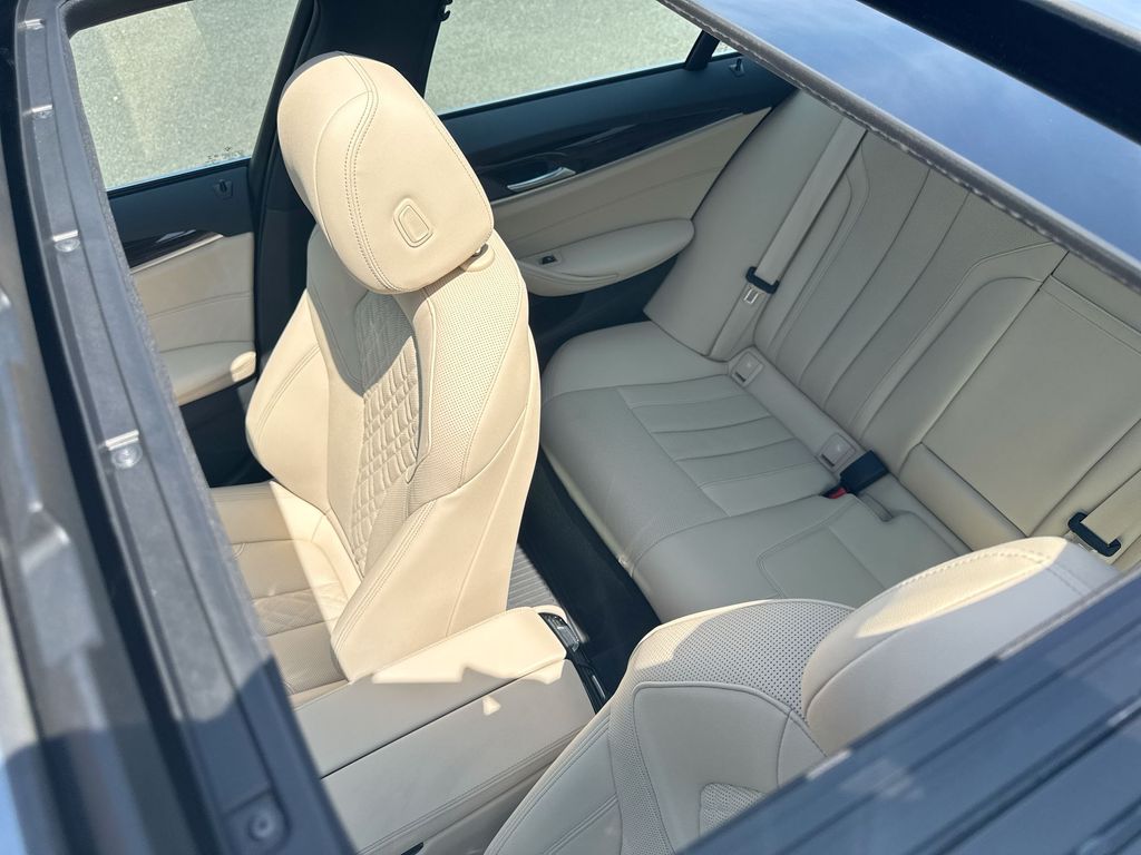 2022 BMW 5 Series 540i xDrive 22