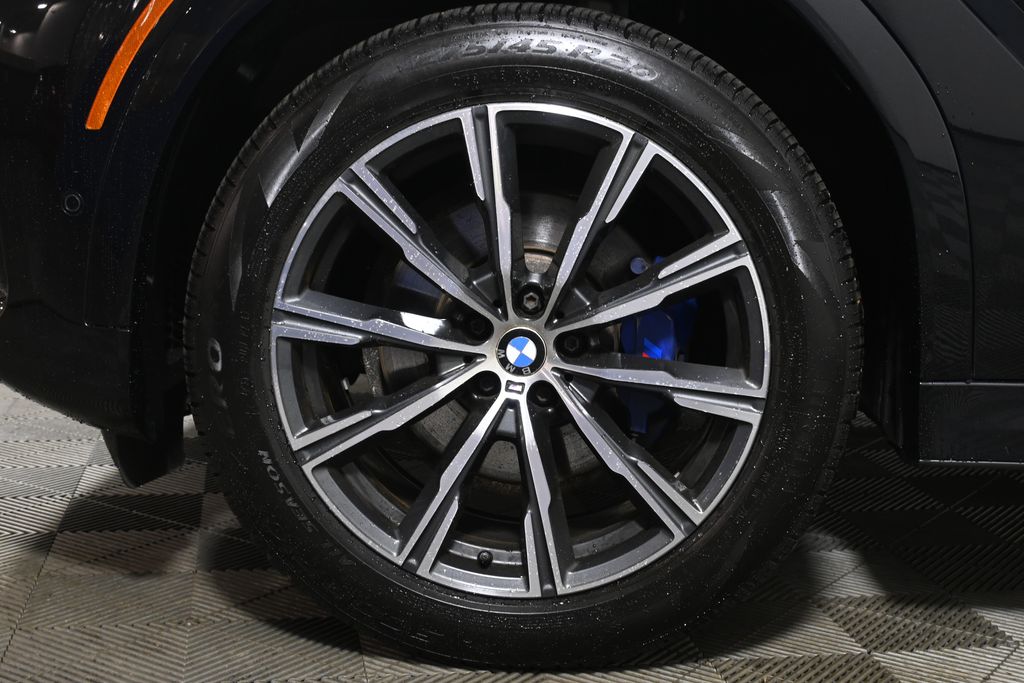 Thumbnail: 2021 BMW X6 - 12