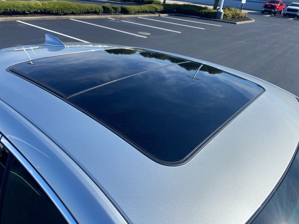 Thumbnail: 2019 Chevrolet Malibu - 10