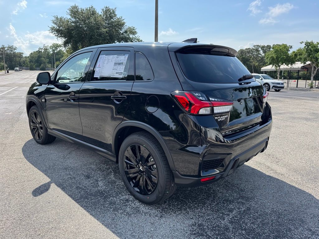 2025 Mitsubishi Outlander Sport LE photo 2