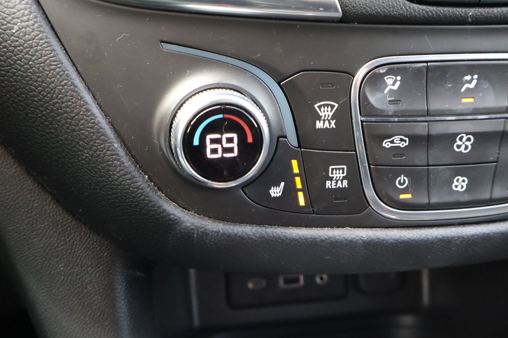 2022 Chevrolet Equinox LT 25