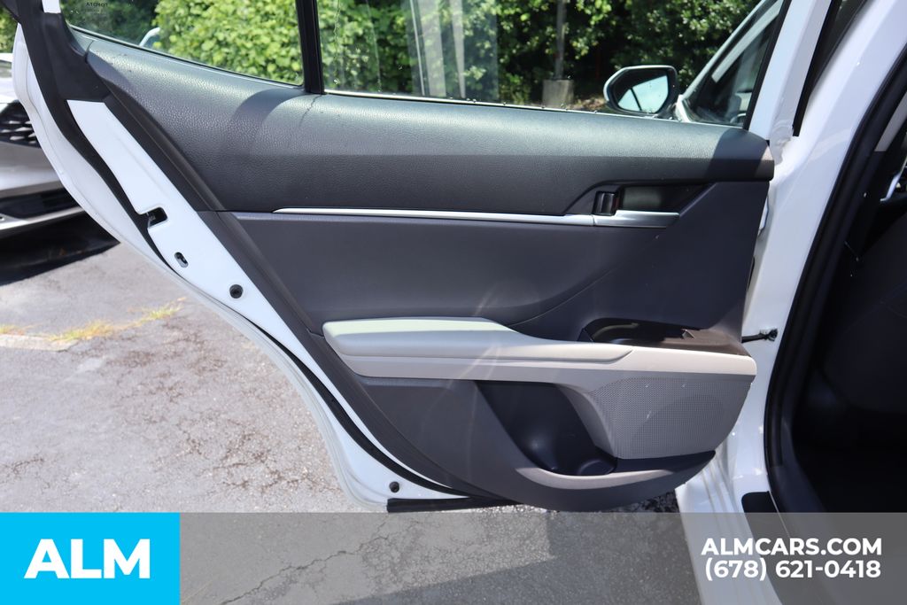 2023 Toyota Camry LE photo 18