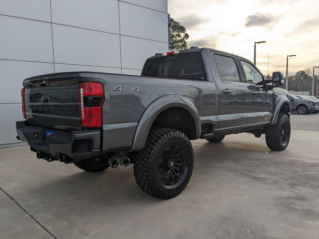 2024 Ford F-250 Super Duty Black Widow