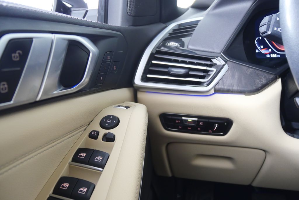 Thumbnail: 2022 BMW X5 - 21