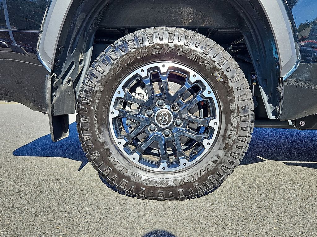 Thumbnail: 2023 Toyota Tundra - 10