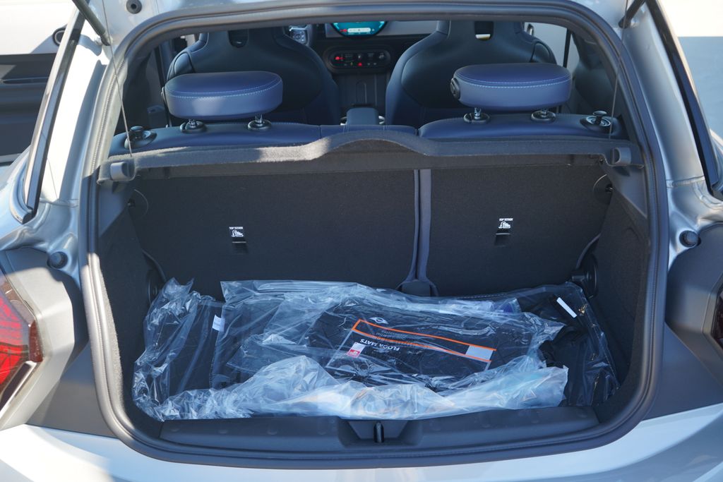 Thumbnail: 2026 MINI Cooper - 10