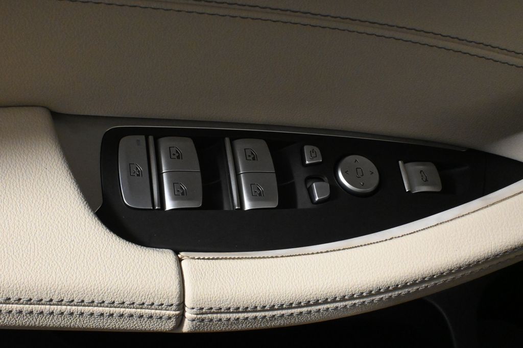 Thumbnail: 2025 BMW X4 - 32