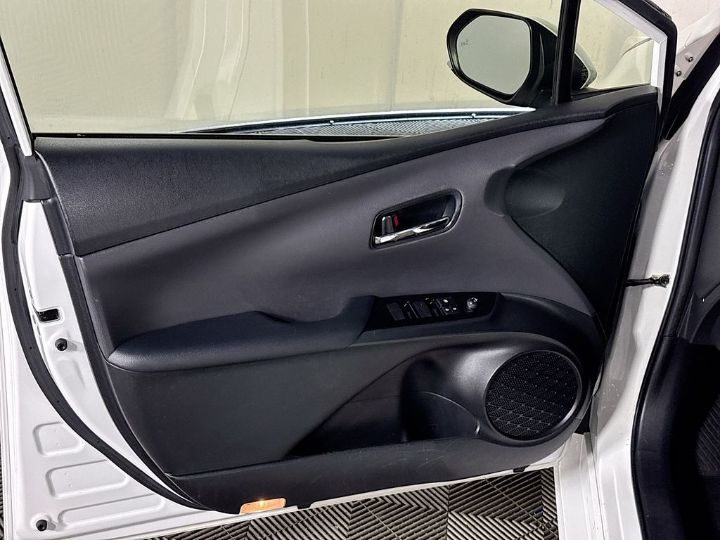 2021 Toyota Prius L