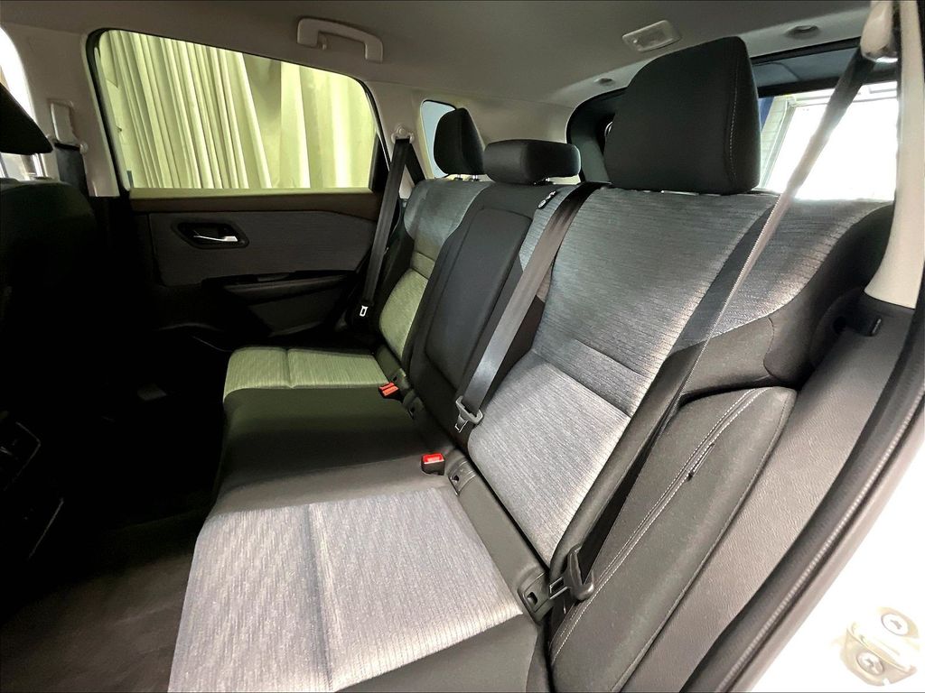 2023 Nissan Rogue — photo 15