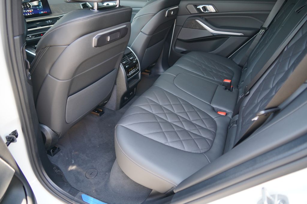 Thumbnail: 2026 BMW X5 - 19