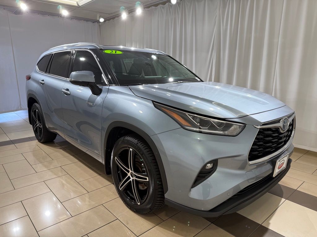 Thumbnail: 2021 Toyota Highlander - 7