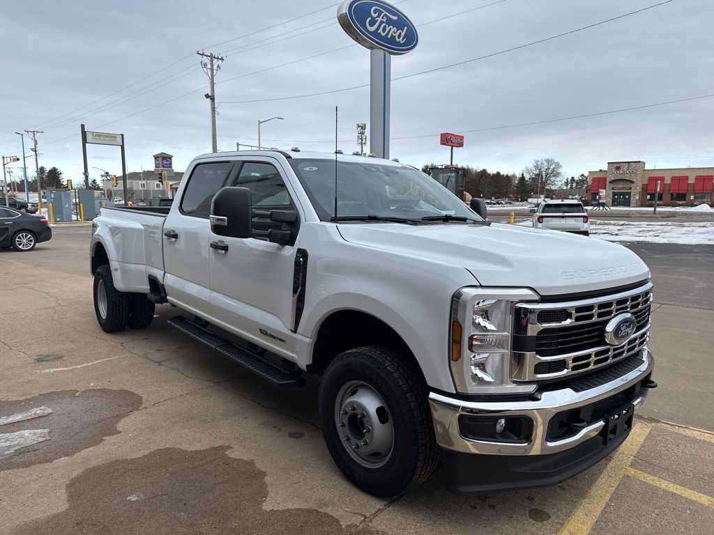 2025 Ford F-350 Super Duty XLT Crew Cab LB DRW 4WD