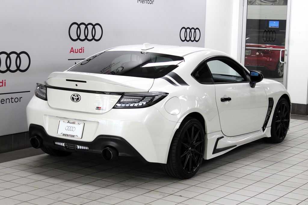 Thumbnail: 2023 Toyota GR86 - 6