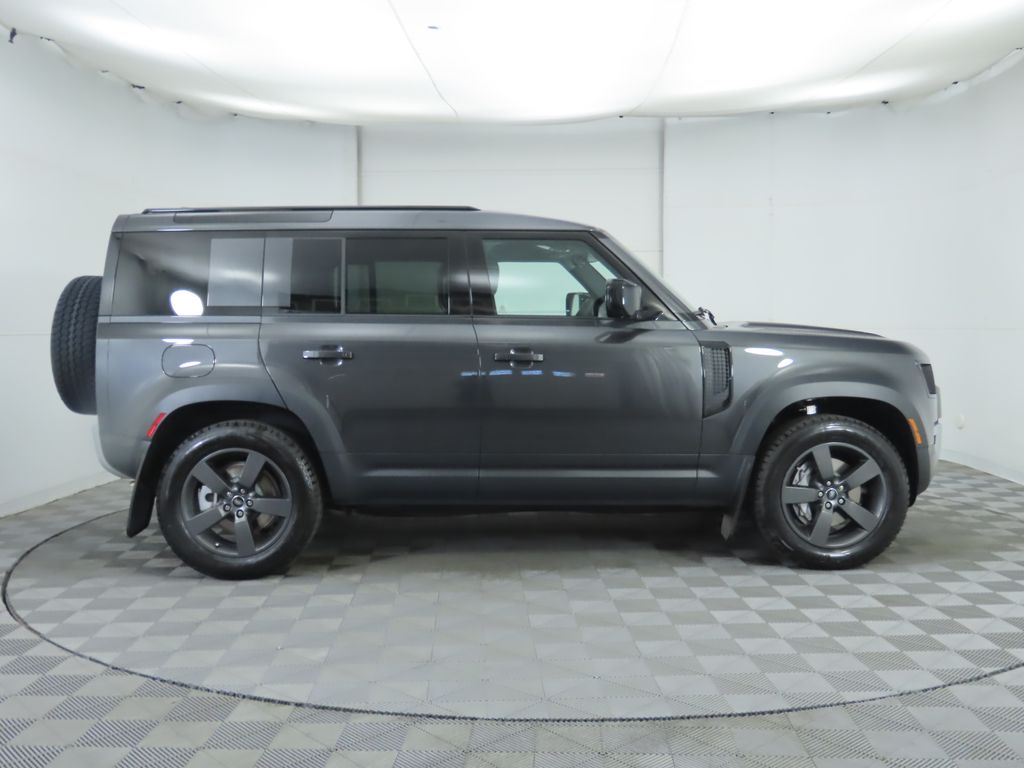 Thumbnail: 2025 Land Rover Defender - 4