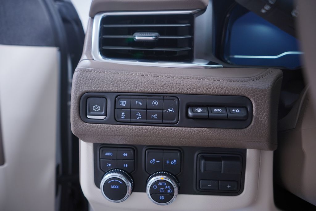 Thumbnail: 2024 GMC Yukon - 19