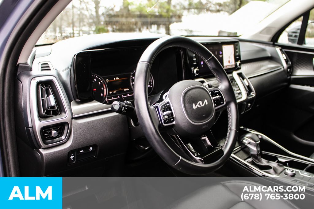 Used 2022 Silver Kia S image 32