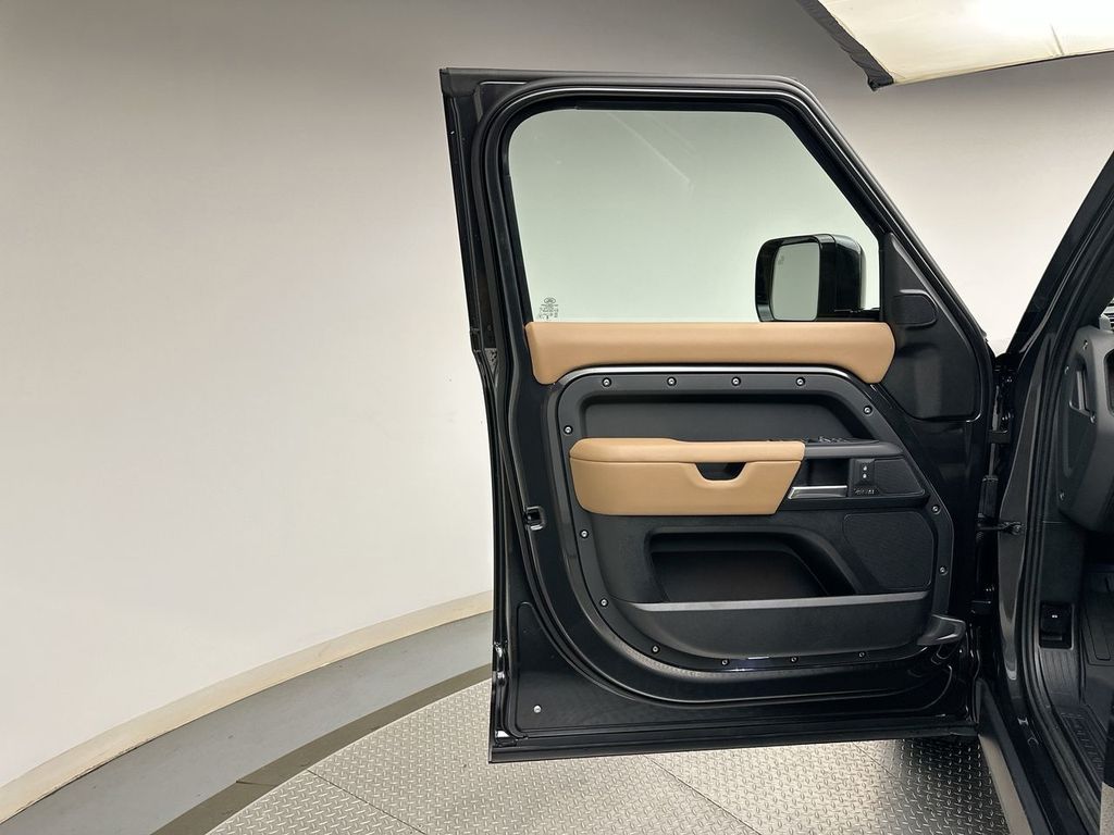 Thumbnail: 2026 Land Rover Defender - 9