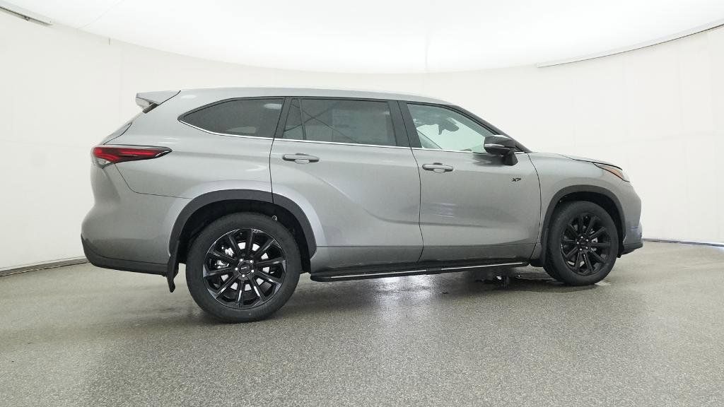 Thumbnail: 2025 Toyota Highlander - 18