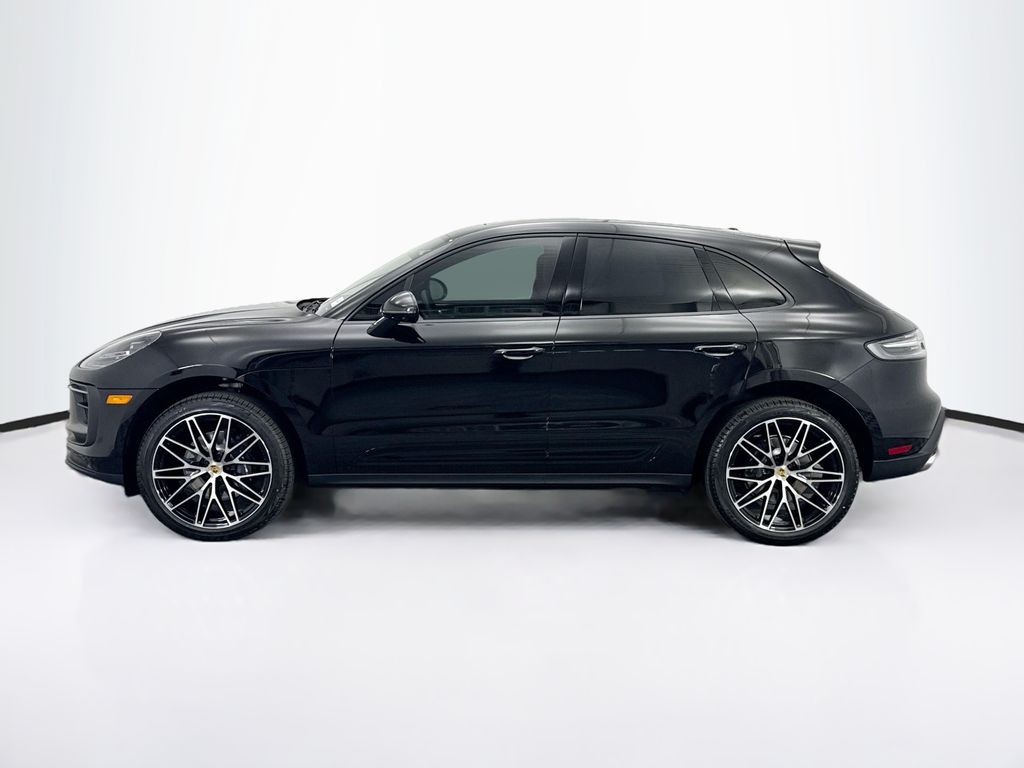 Thumbnail: 2026 Porsche Macan - 2