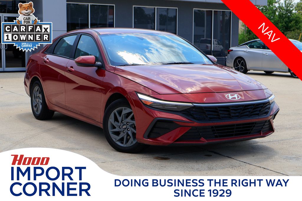 2024 Hyundai Elantra SEL FWD