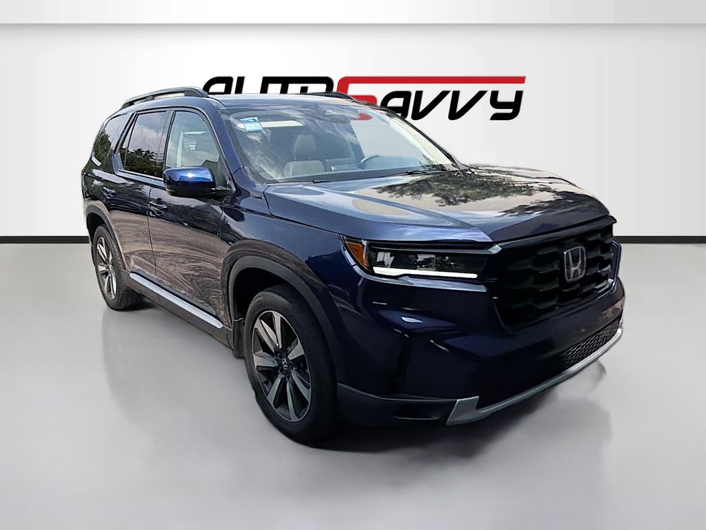2025 Honda Pilot Touring AWD's photo
