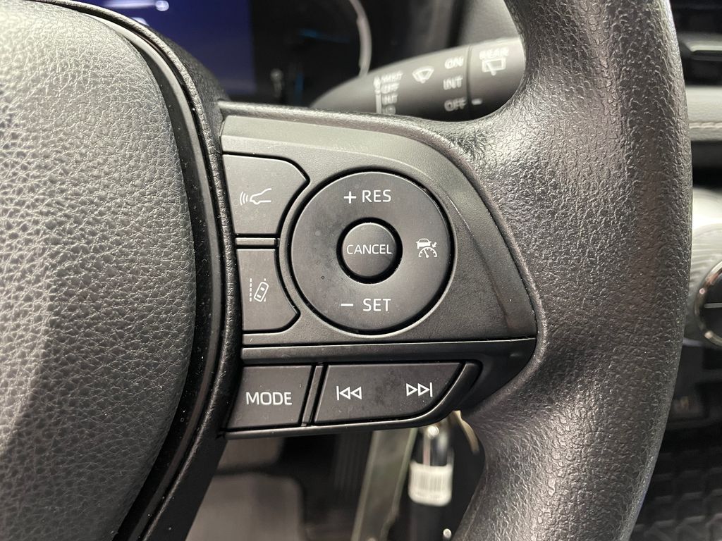 2023 Toyota RAV4 LE 22
