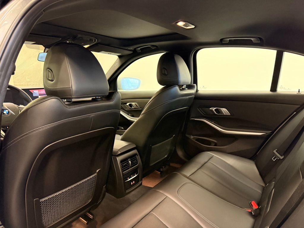 Thumbnail: 2023 BMW 3 Series - 20