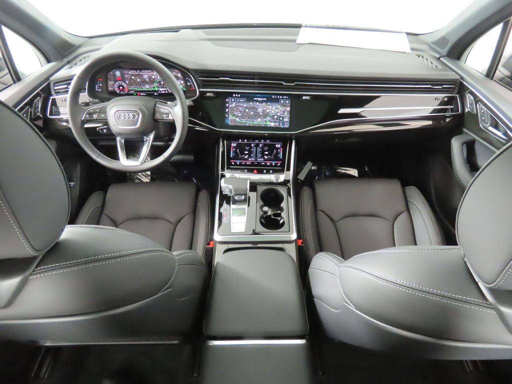 Thumbnail: 2025 Audi Q7 - 11