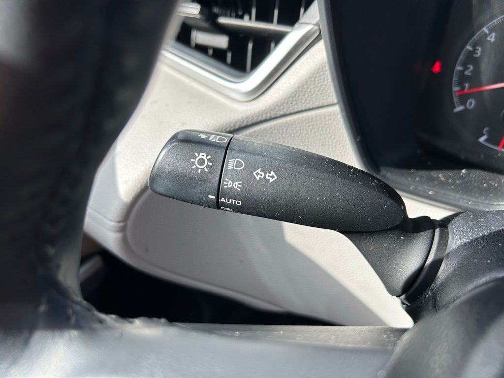 Thumbnail: 2022 Toyota Corolla Cross - 21