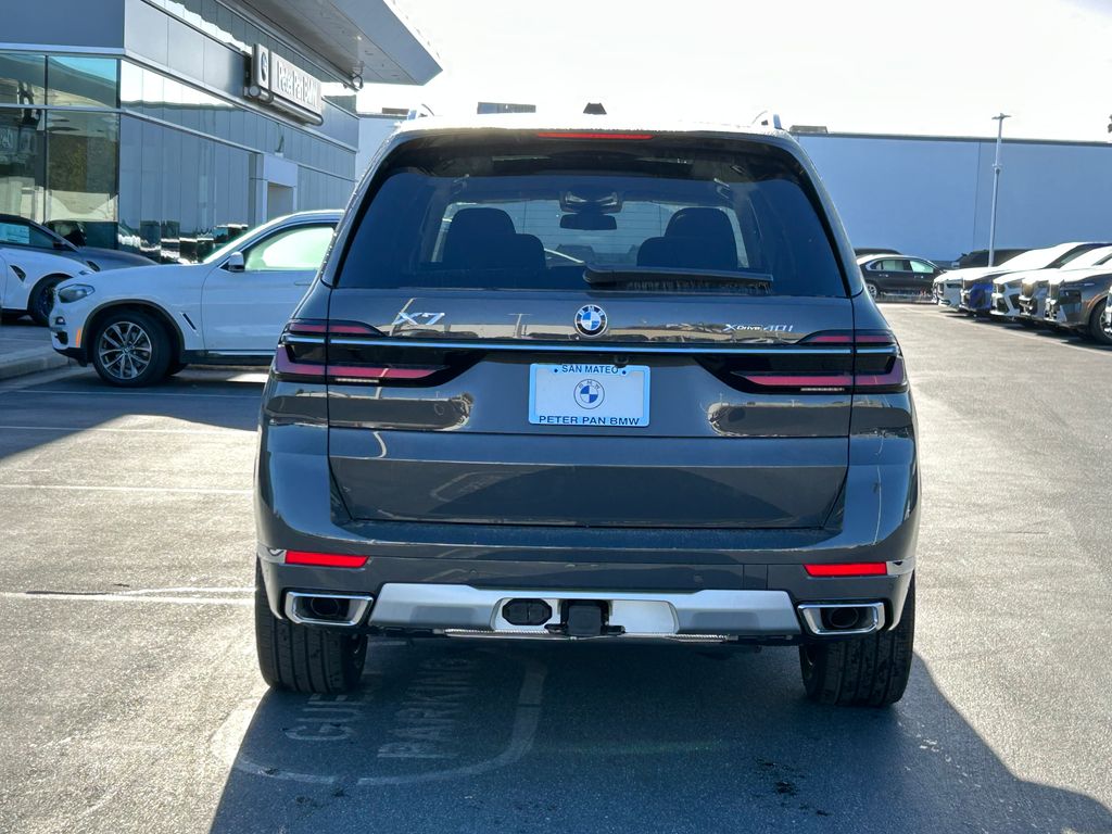 2025 BMW X7 xDrive40i 4