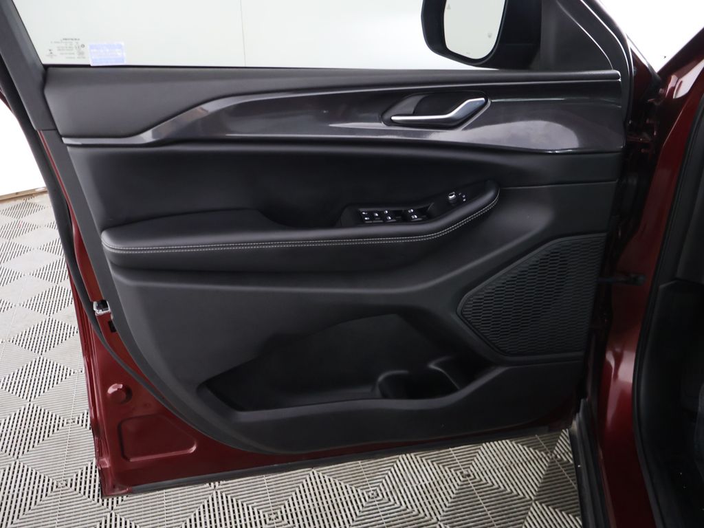 Used 2023 Red Jeep Laredo image 22