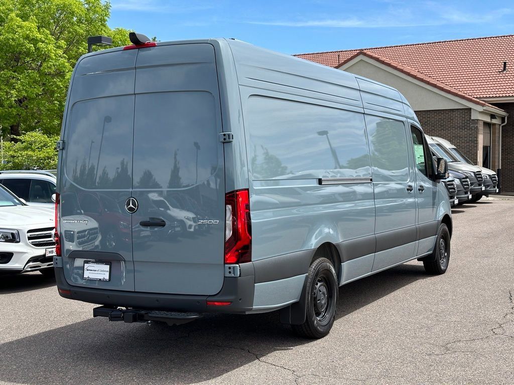 2024 Mercedes-Benz Sprinter 2500 Cargo 170 WB 5