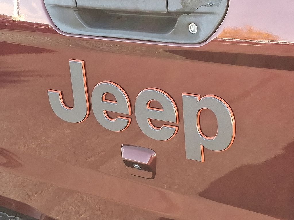 Thumbnail: 2021 Jeep Gladiator - 31