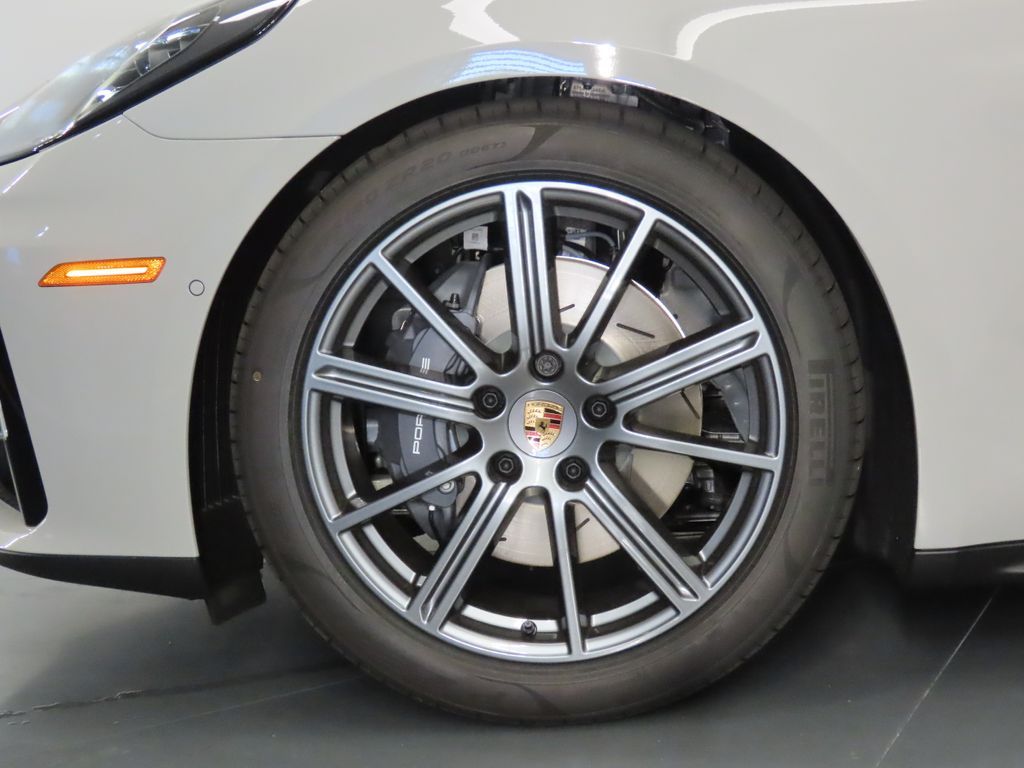 Thumbnail: 2026 Porsche Panamera - 11