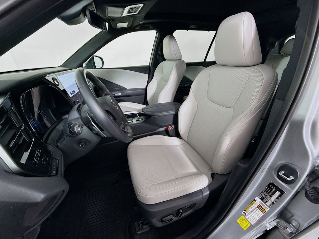 Thumbnail: 2025 Lexus TX - 22