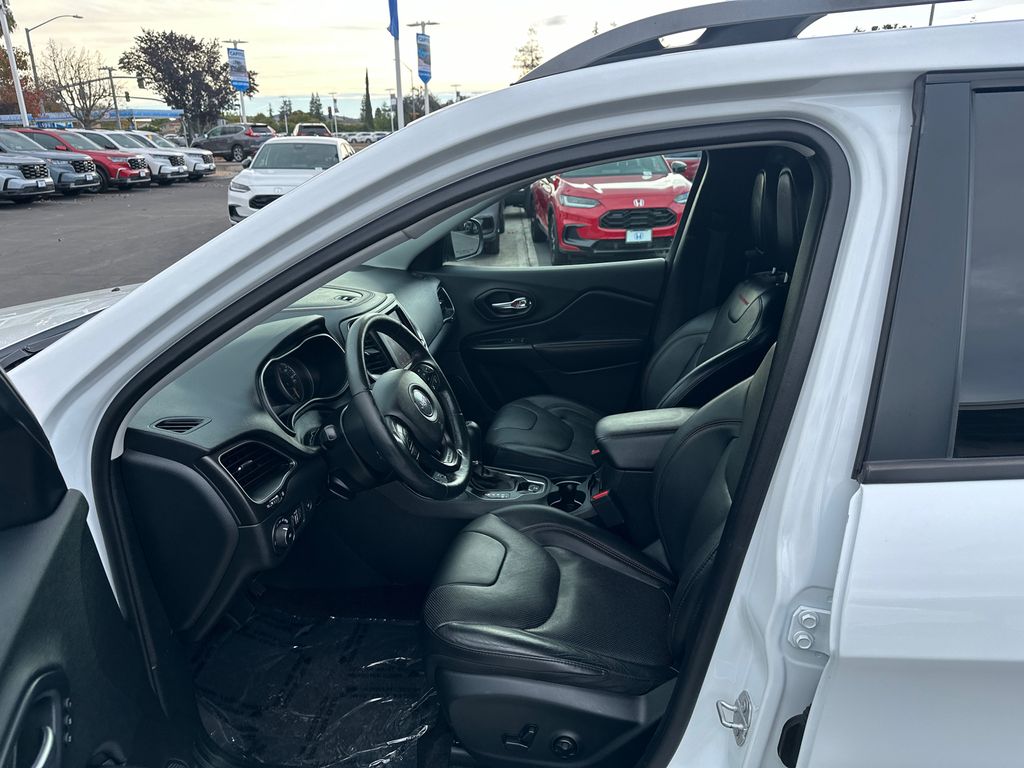 2019 Jeep Cherokee Trailhawk 9