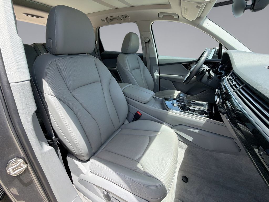 Thumbnail: 2017 Audi Q7 - 16
