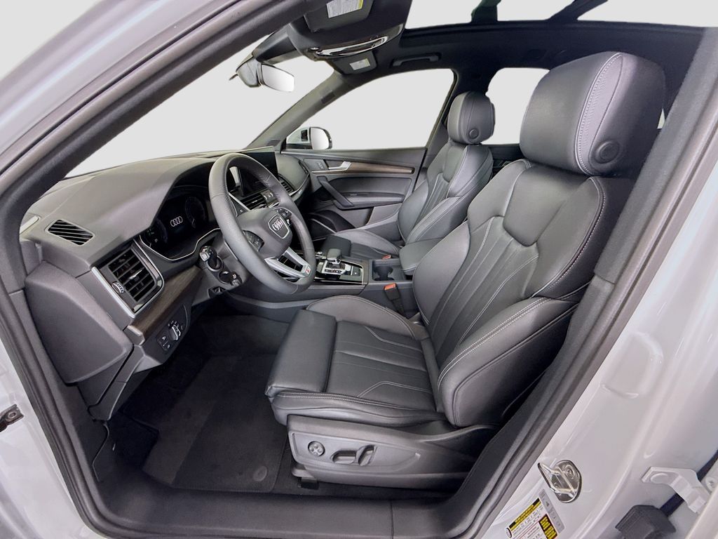Thumbnail: 2025 Audi Q5 - 19