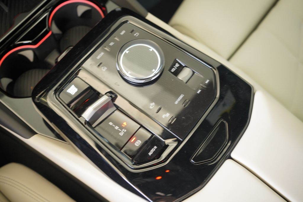 Thumbnail: 2026 BMW 5 Series - 19