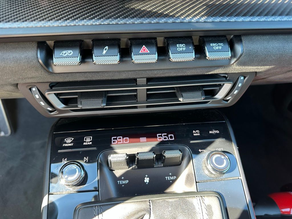 Thumbnail: 2025 Porsche 911 - 25