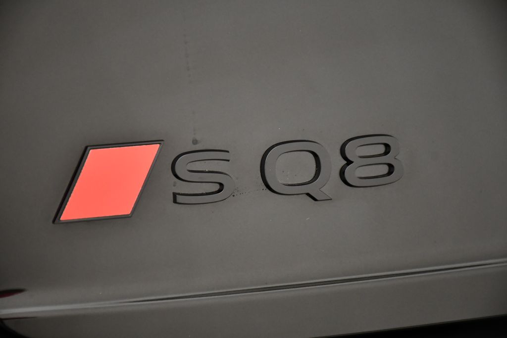 Thumbnail: 2026 Audi SQ8 - 9