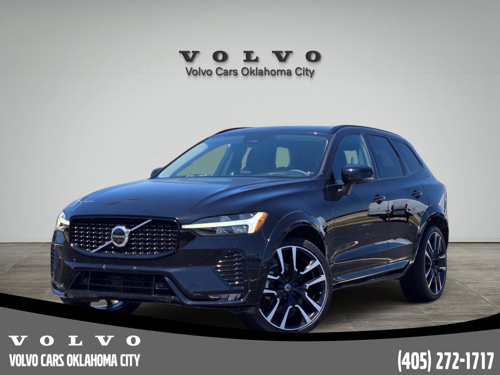 2023 Volvo XC60 B5 Ultimate Dark Theme