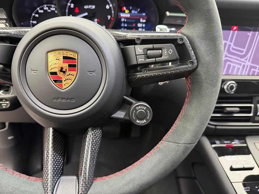 Thumbnail: 2026 Porsche Macan - 15