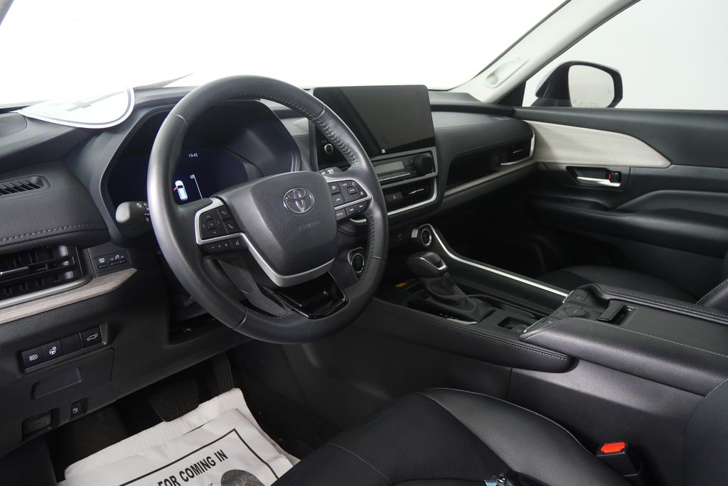 Thumbnail: 2024 Toyota Grand Highlander - 12
